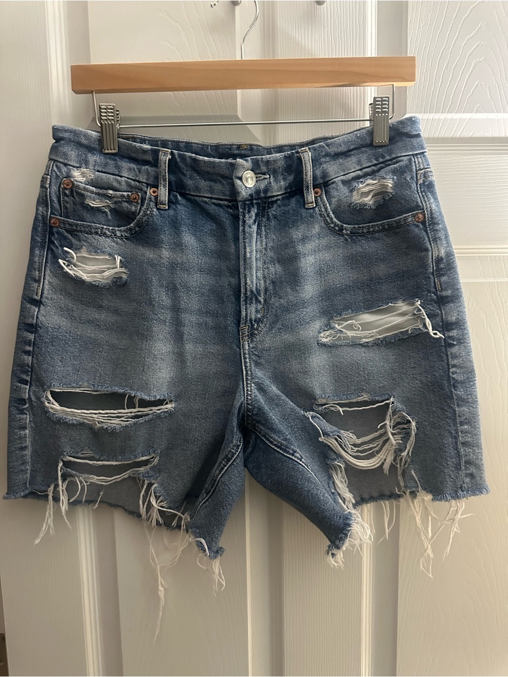 American Eagle Outfitters Distressed Denim Jean Shorts - Light Blue